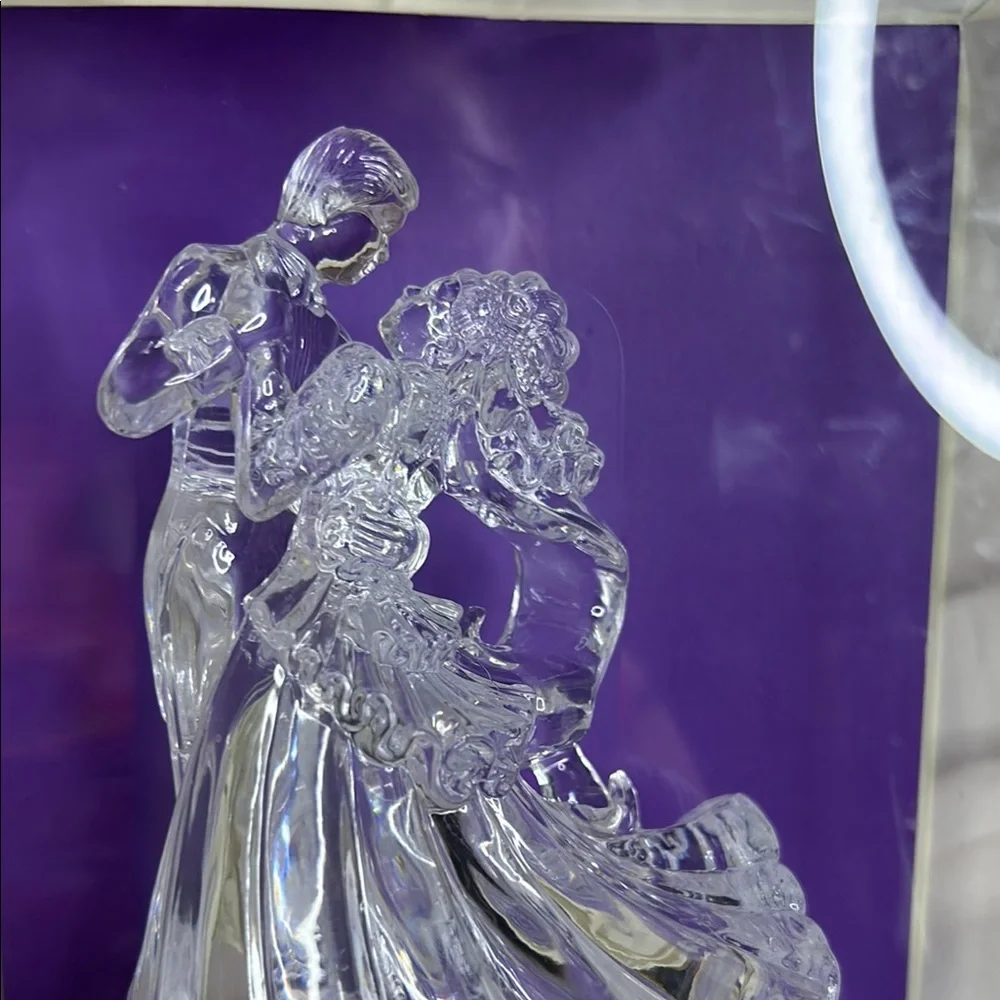 Wilton Clear Wedding Cake Topper